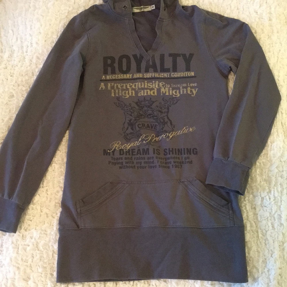 Royalty Long Fit Pullover Hoodie